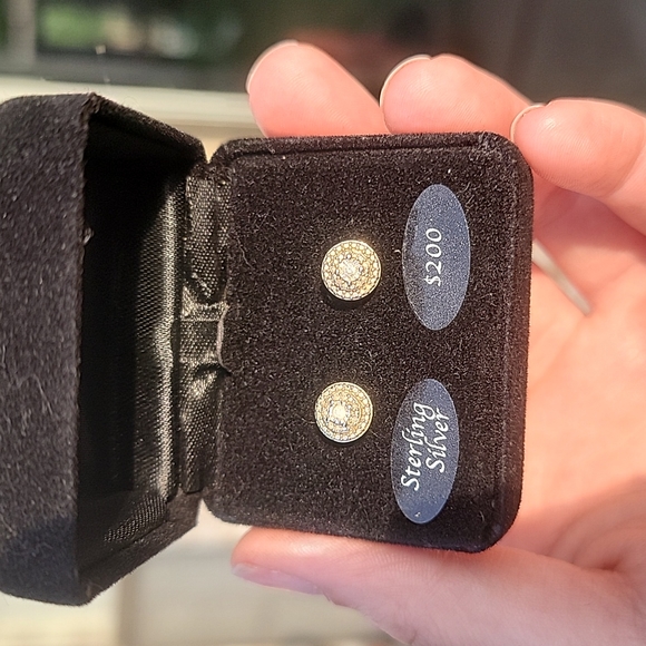 Diamond cluster earrings - Picture 3 of 5